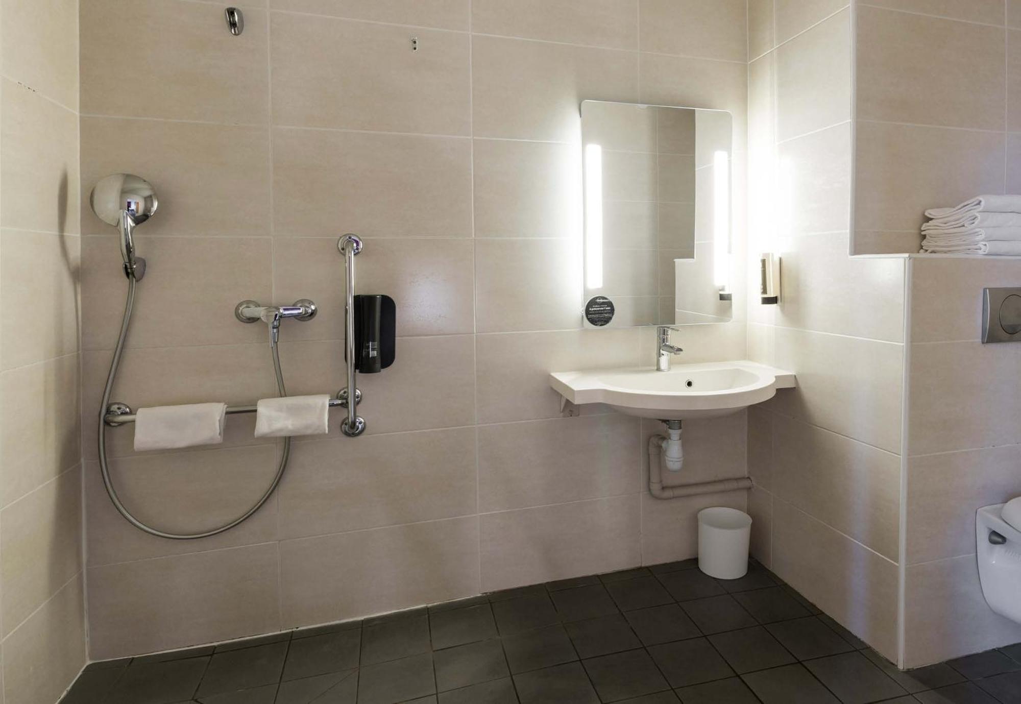 B&B Hotel Castres Centre Gambetta Buitenkant foto