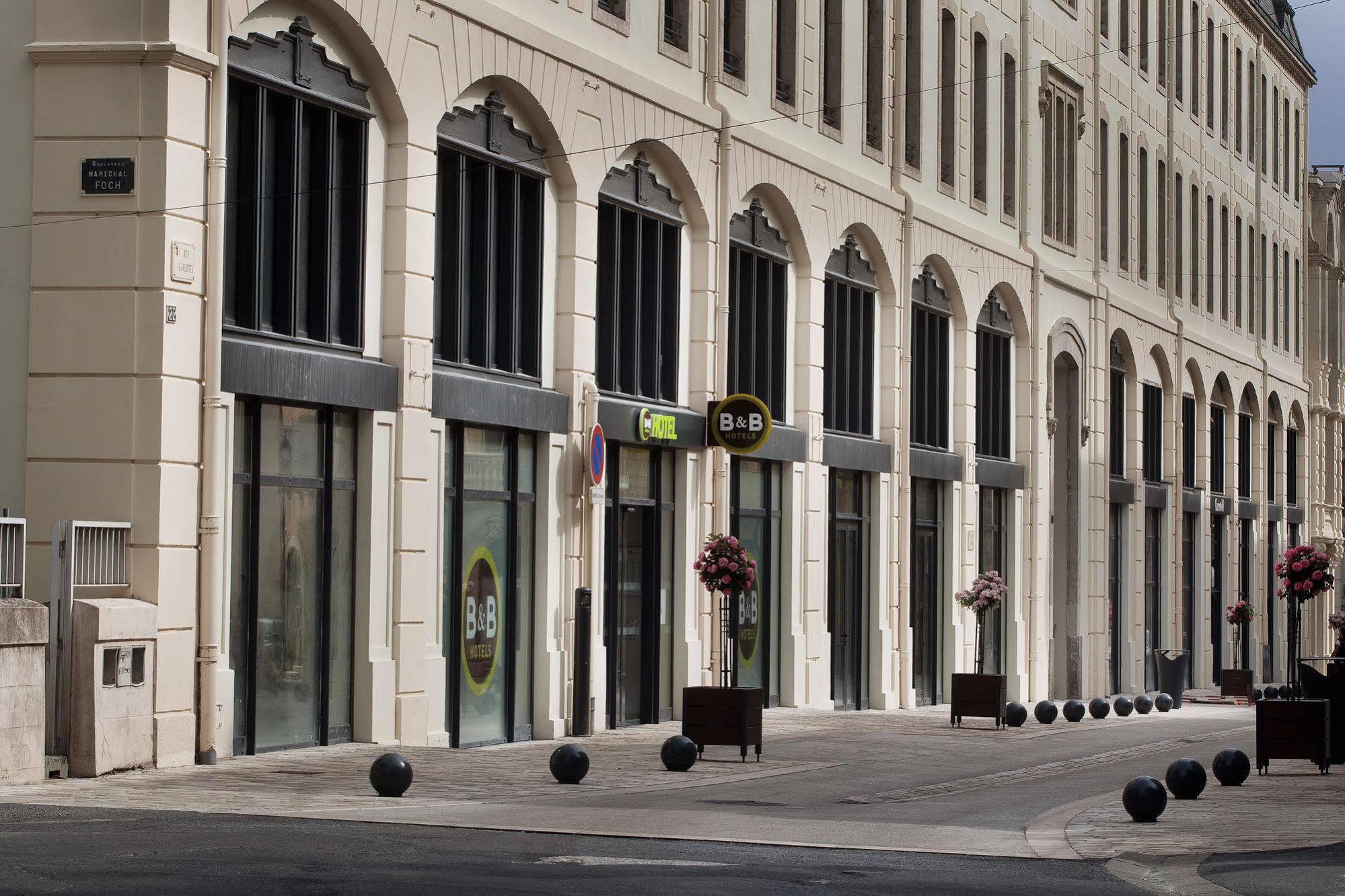 B&B Hotel Castres Centre Gambetta Buitenkant foto